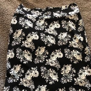 Large Lularoe Cassie Skirt